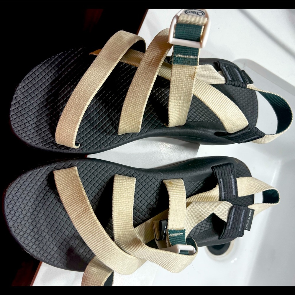 Chaco Cloud size 8 Never worn